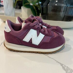 EUC New Balance Toddler 8.5T Shoes. Style ‘237’